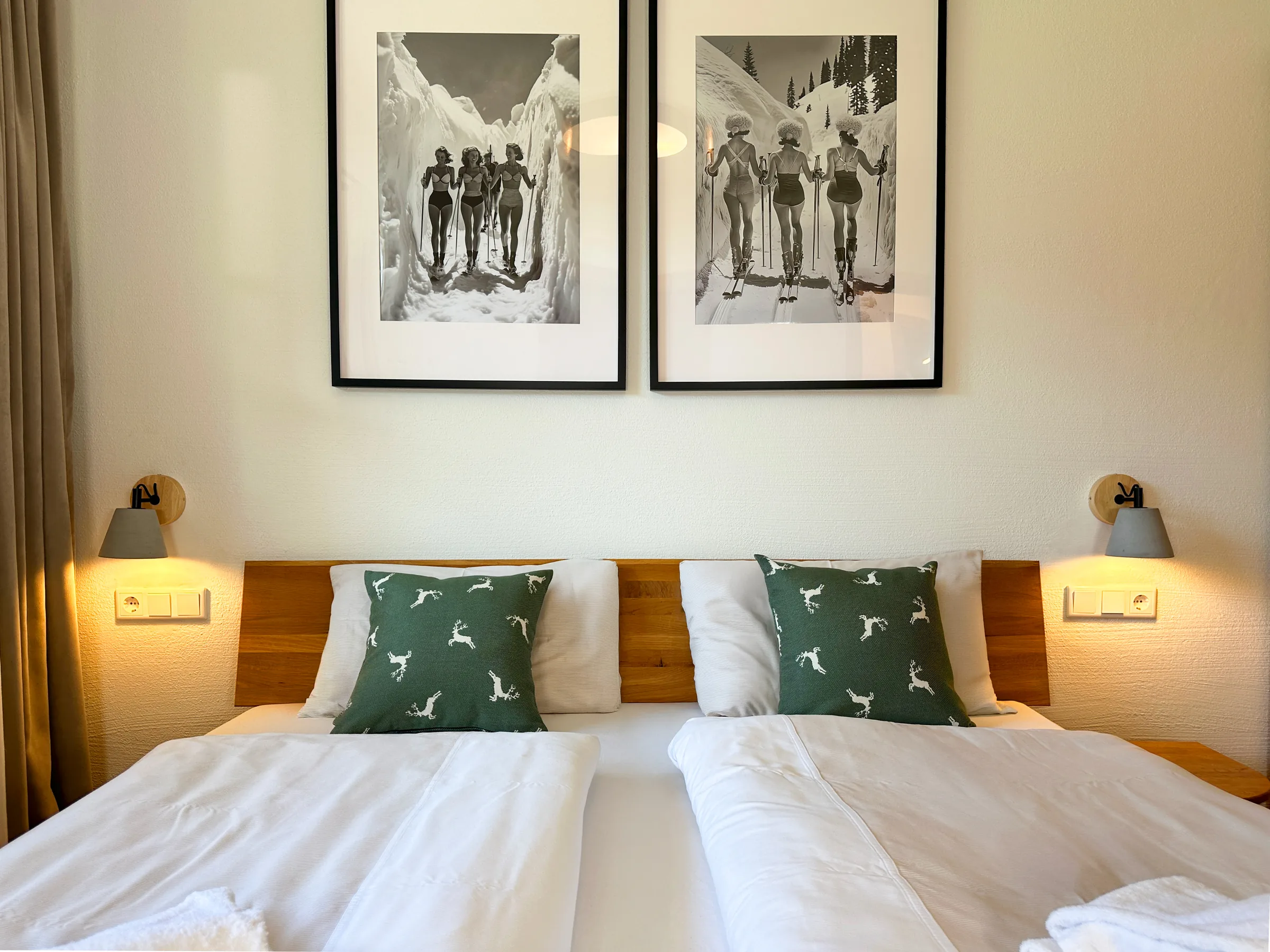 Slaapkamer met bergzicht — Chalet Gams