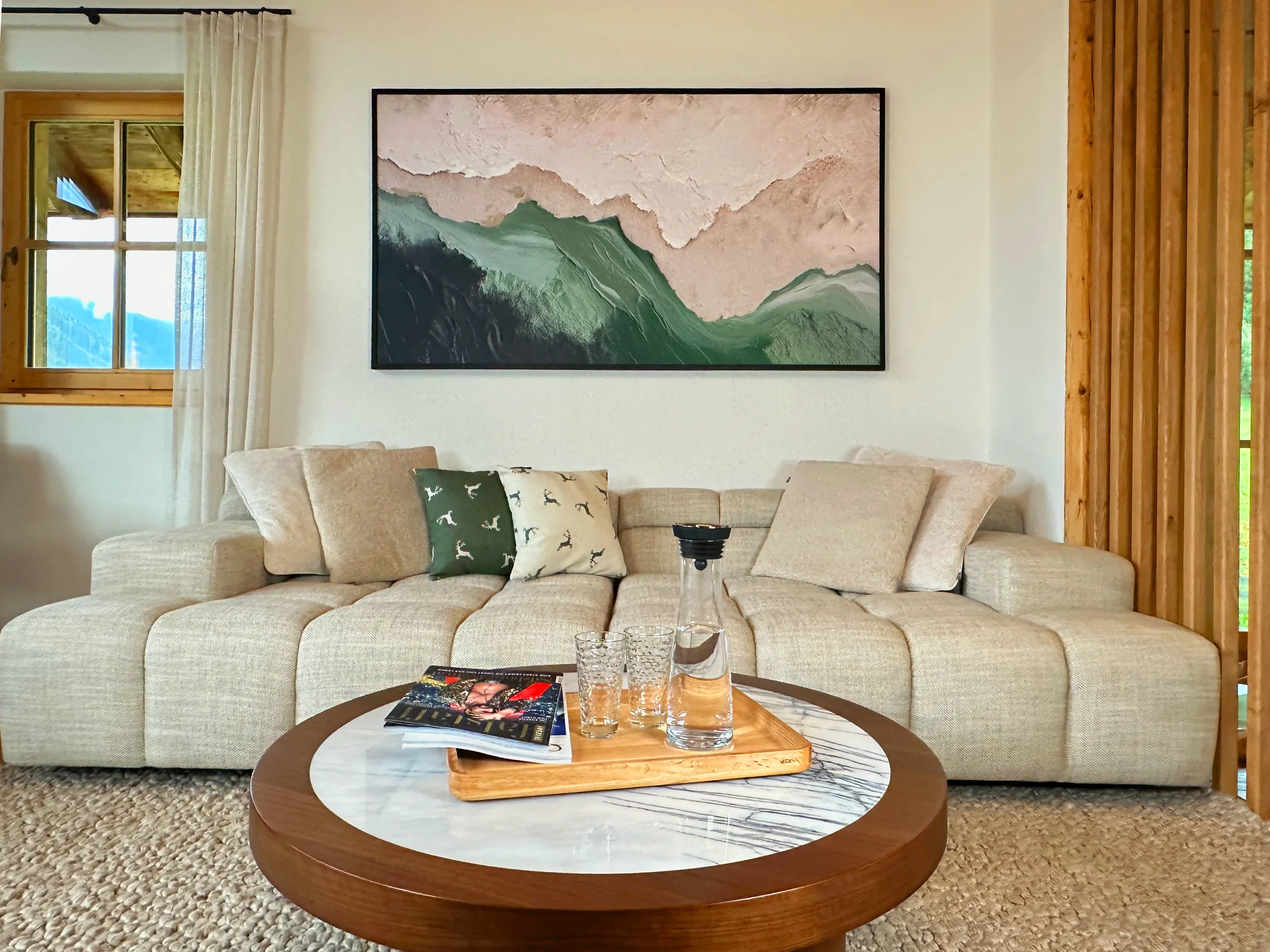 Woonruimte met bank — Chalet Gams